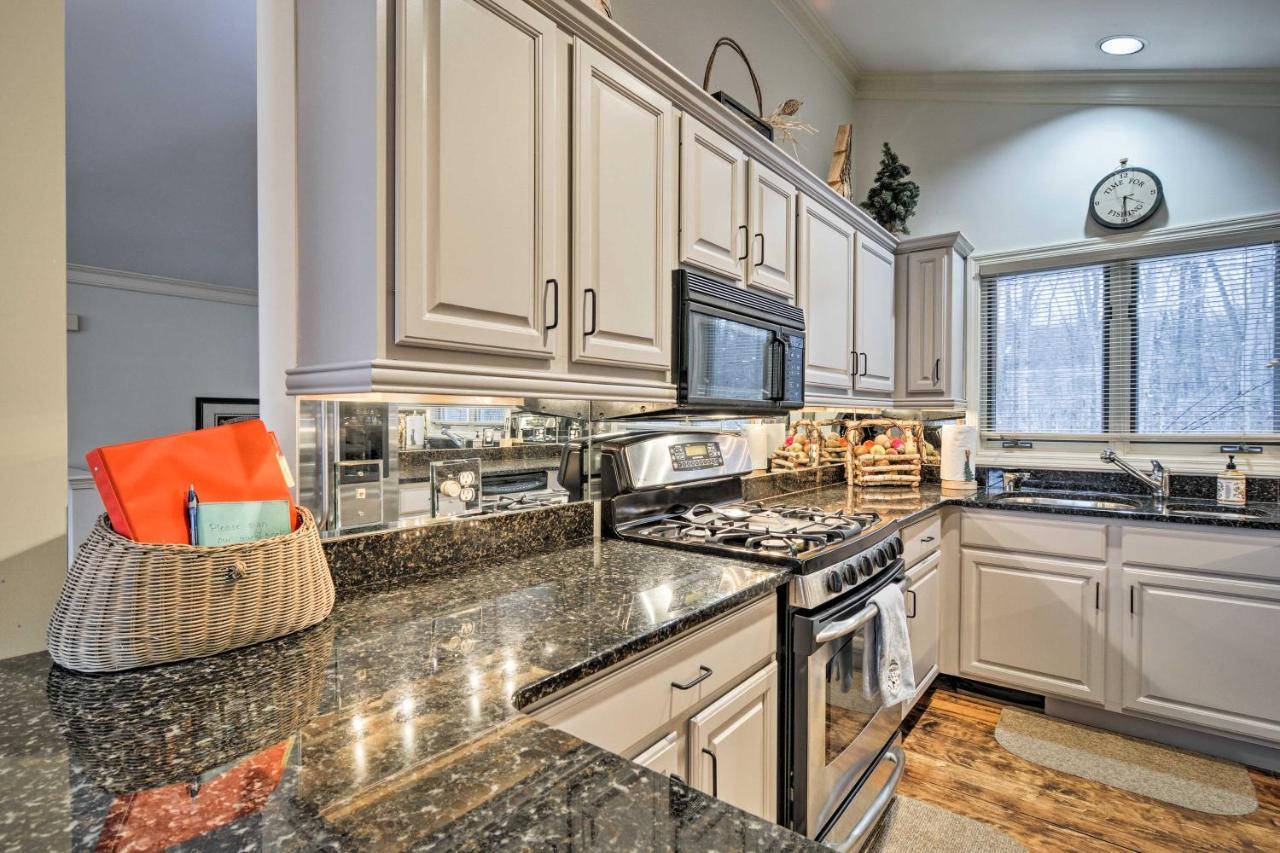 Resort-Style Harbor Springs Home With 2 Decks! Exterior foto